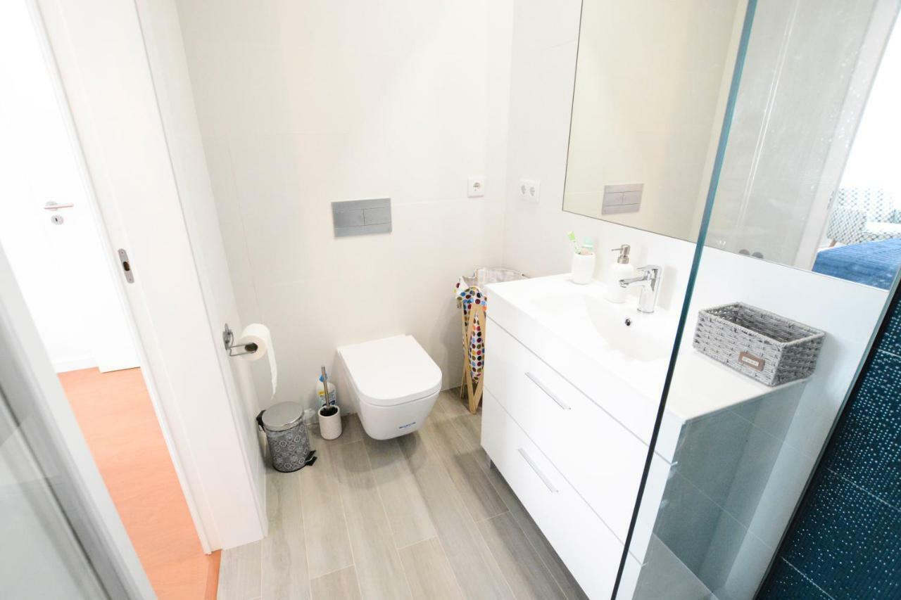 Luxury Golden River Apartment - In The Heart Of City Center And Wine Cellars Вила-Нова-ди-Гая Экстерьер фото